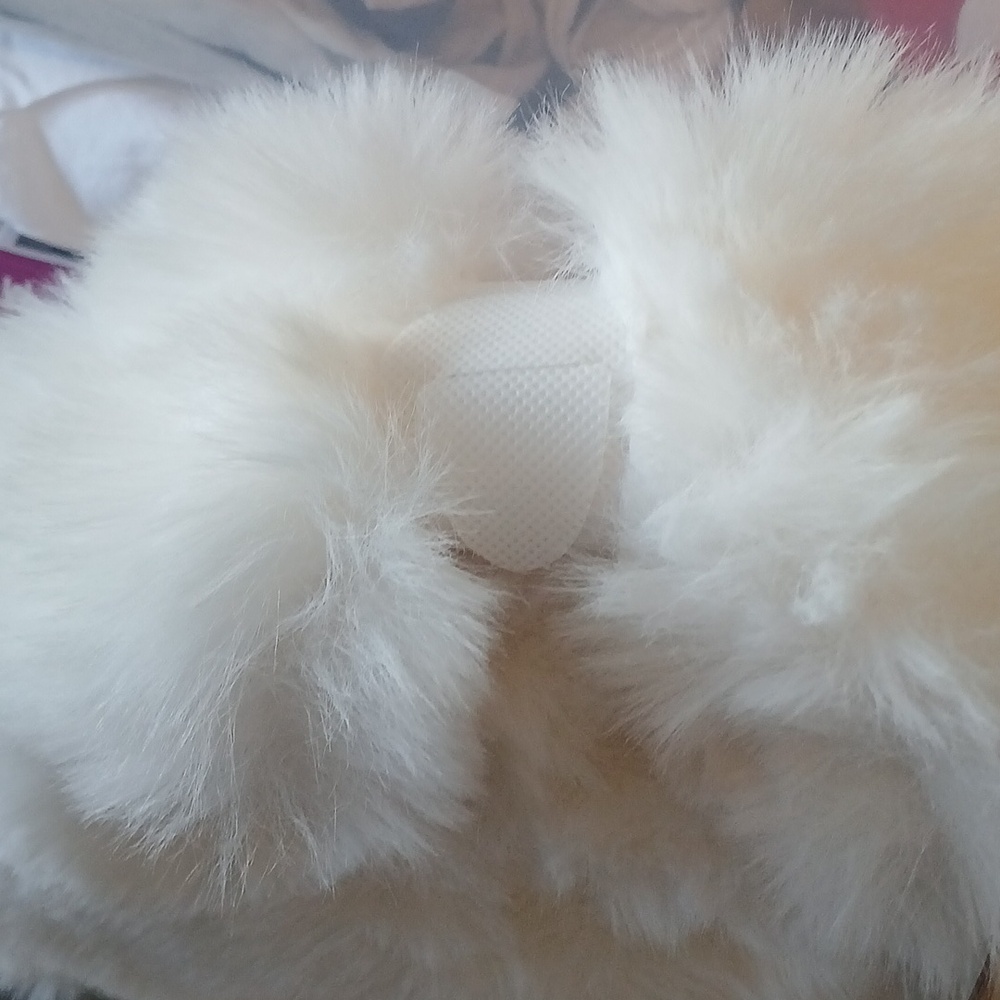 Plush White Faux Fur Purse - Picture 3 of 4